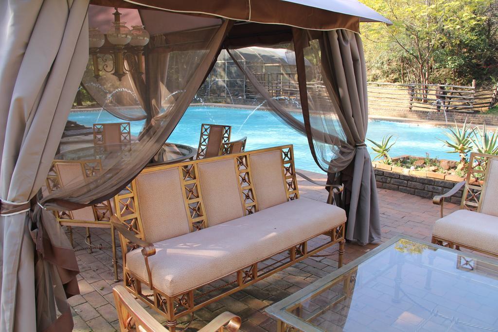 Hornbill Lodge มากาลีสเบิร์ก ภายนอก รูปภาพ