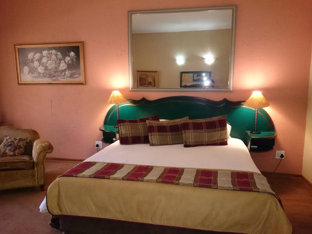 Hornbill Lodge มากาลีสเบิร์ก ห้อง รูปภาพ