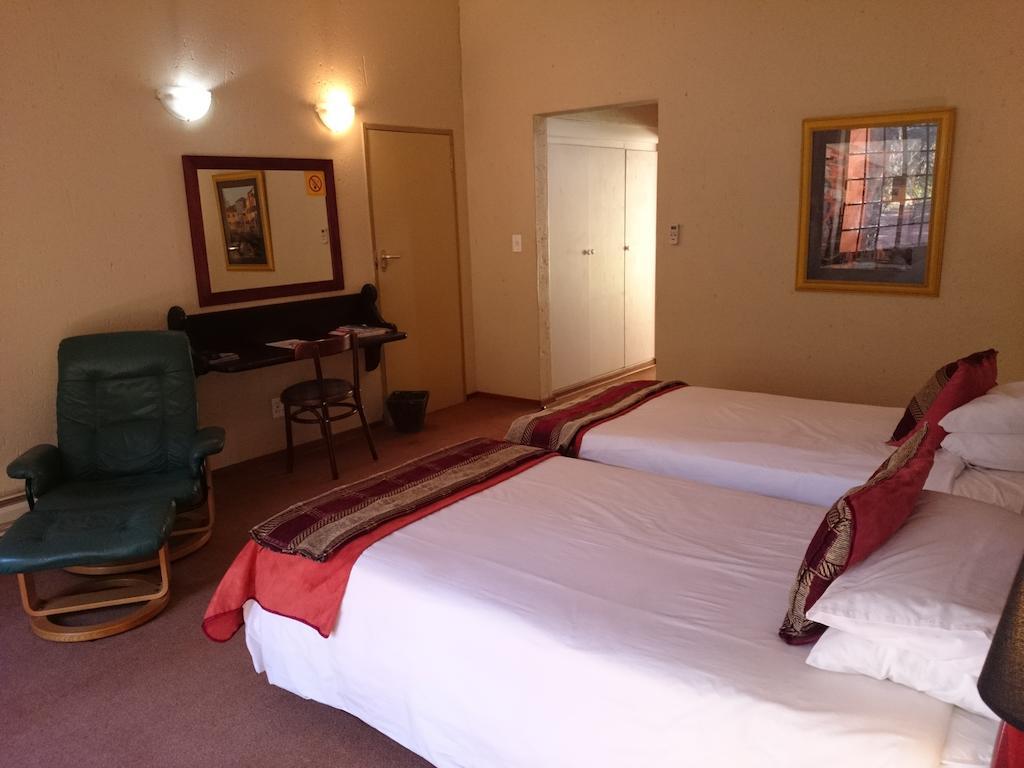 Hornbill Lodge มากาลีสเบิร์ก ห้อง รูปภาพ