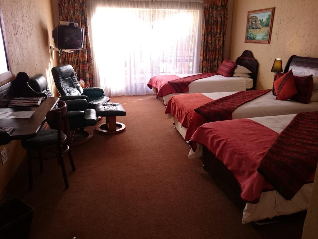 Hornbill Lodge มากาลีสเบิร์ก ห้อง รูปภาพ